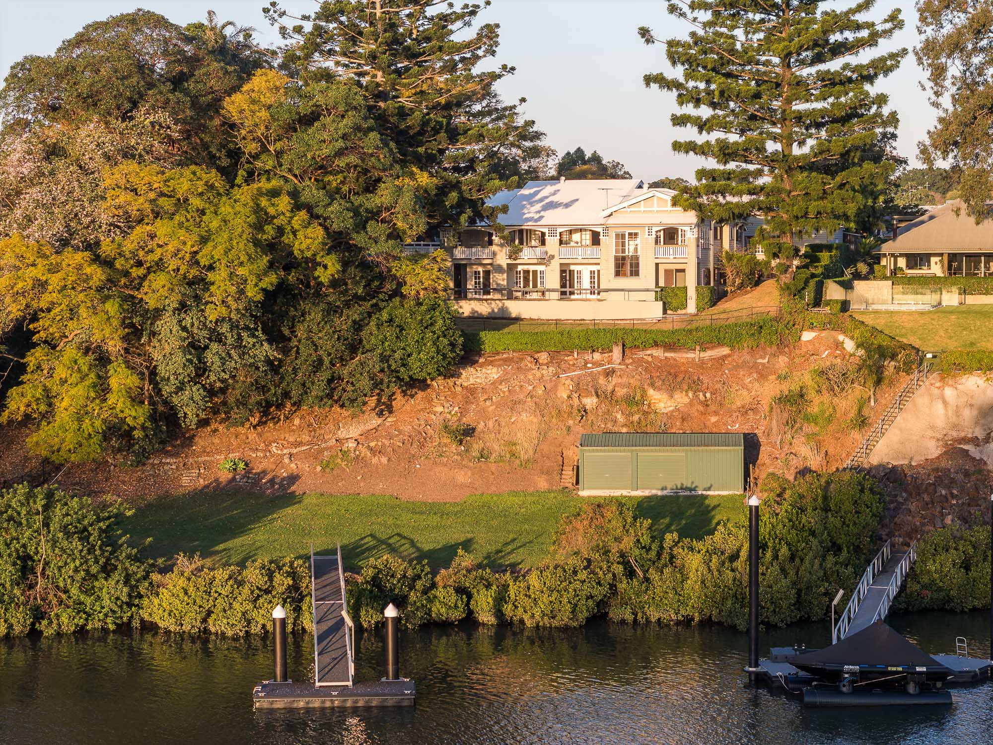 Thistledoon and its private pontoon viewed from the Brisbane River